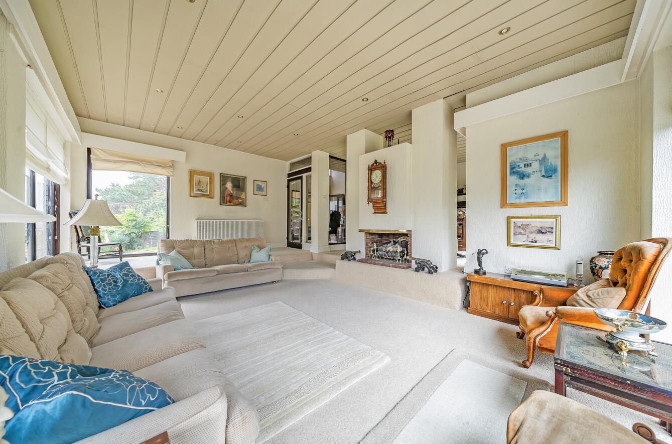 Warborough Close, Llanelli, SA15 3LH